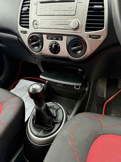 2010 - HYUNDAI I 20