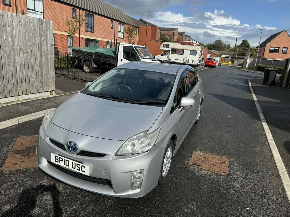 2010- TOYOTA PRIUS