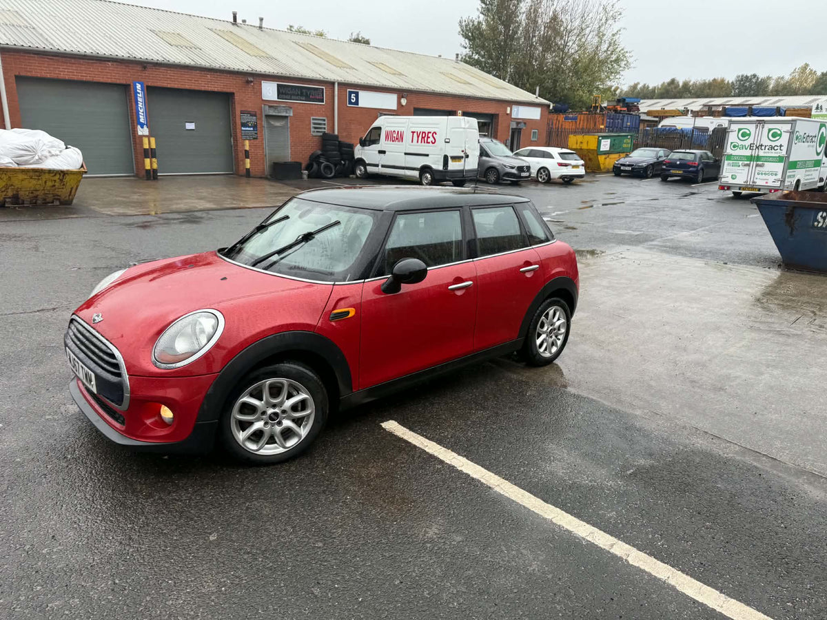 2017-MINI ONE