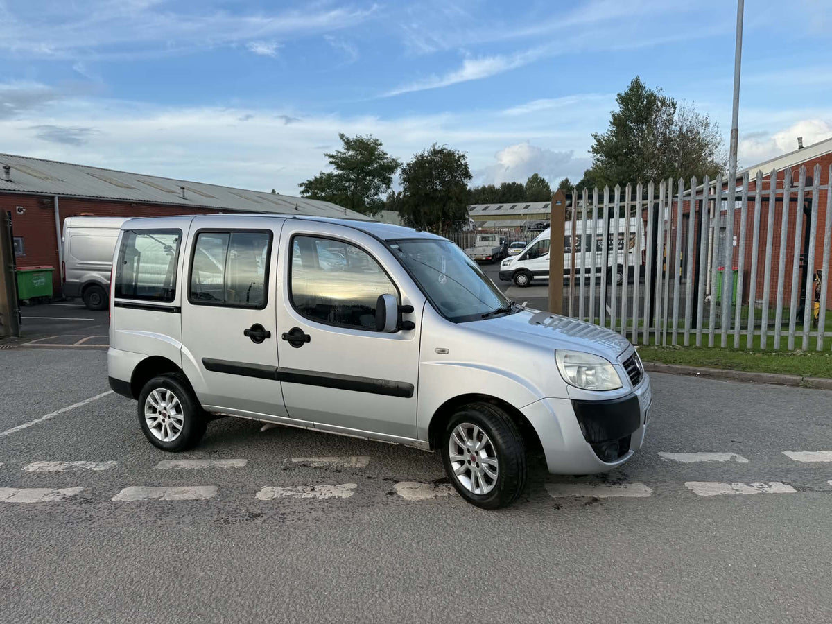 2009-FIAT DOBLO MOBILITY CAR