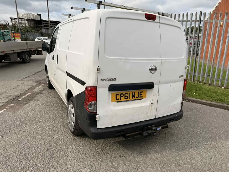 2011 - NISSAN NV200