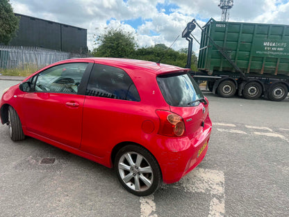 2008-TOYOTA YARIS SR