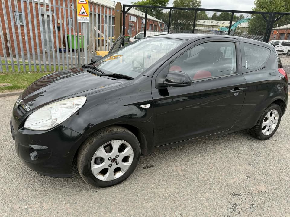 2010 - HYUNDAI I 20