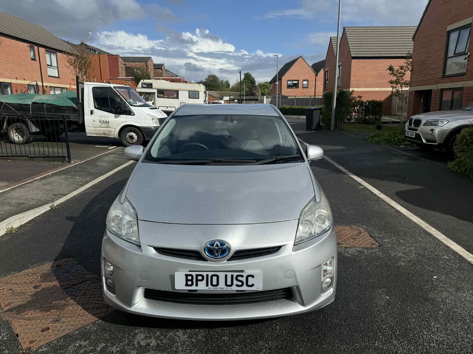 2010- TOYOTA PRIUS