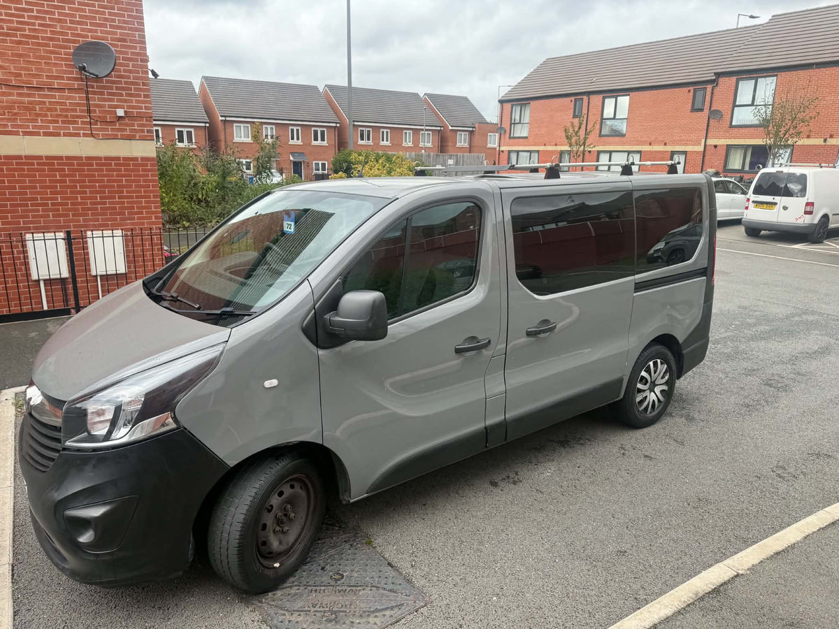 2018-VAUXHALL VIVARO BUS