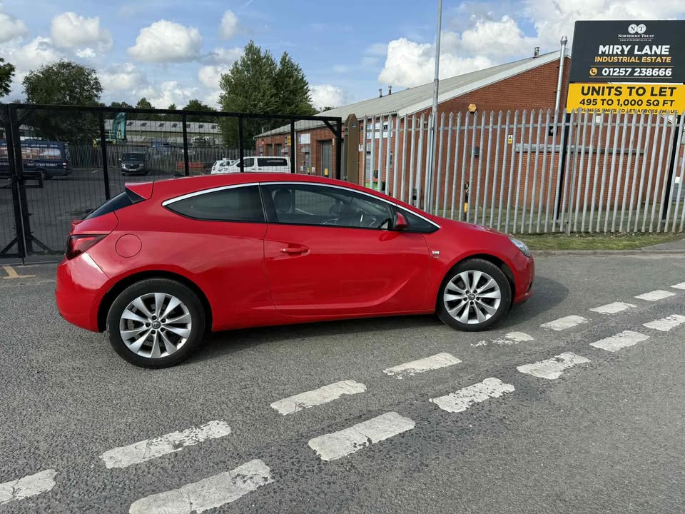 2013 - VAUXHALL ASTRA