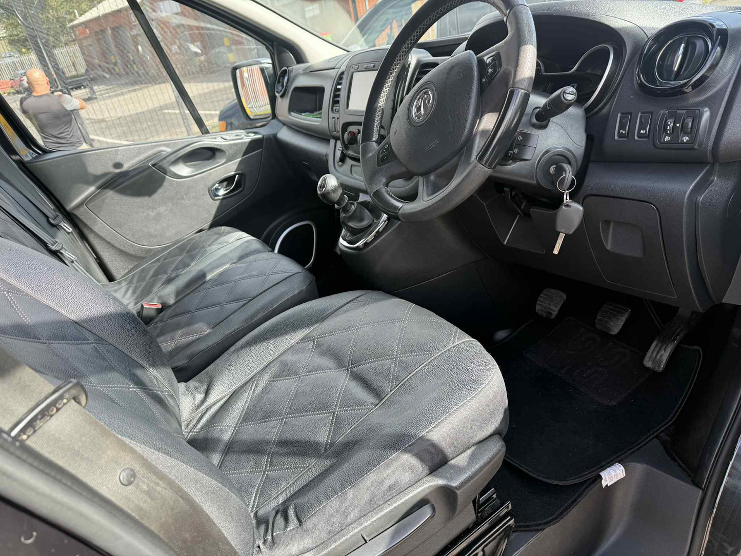 2018 - VAUXHALL VIVARO 9 SESTER BUS