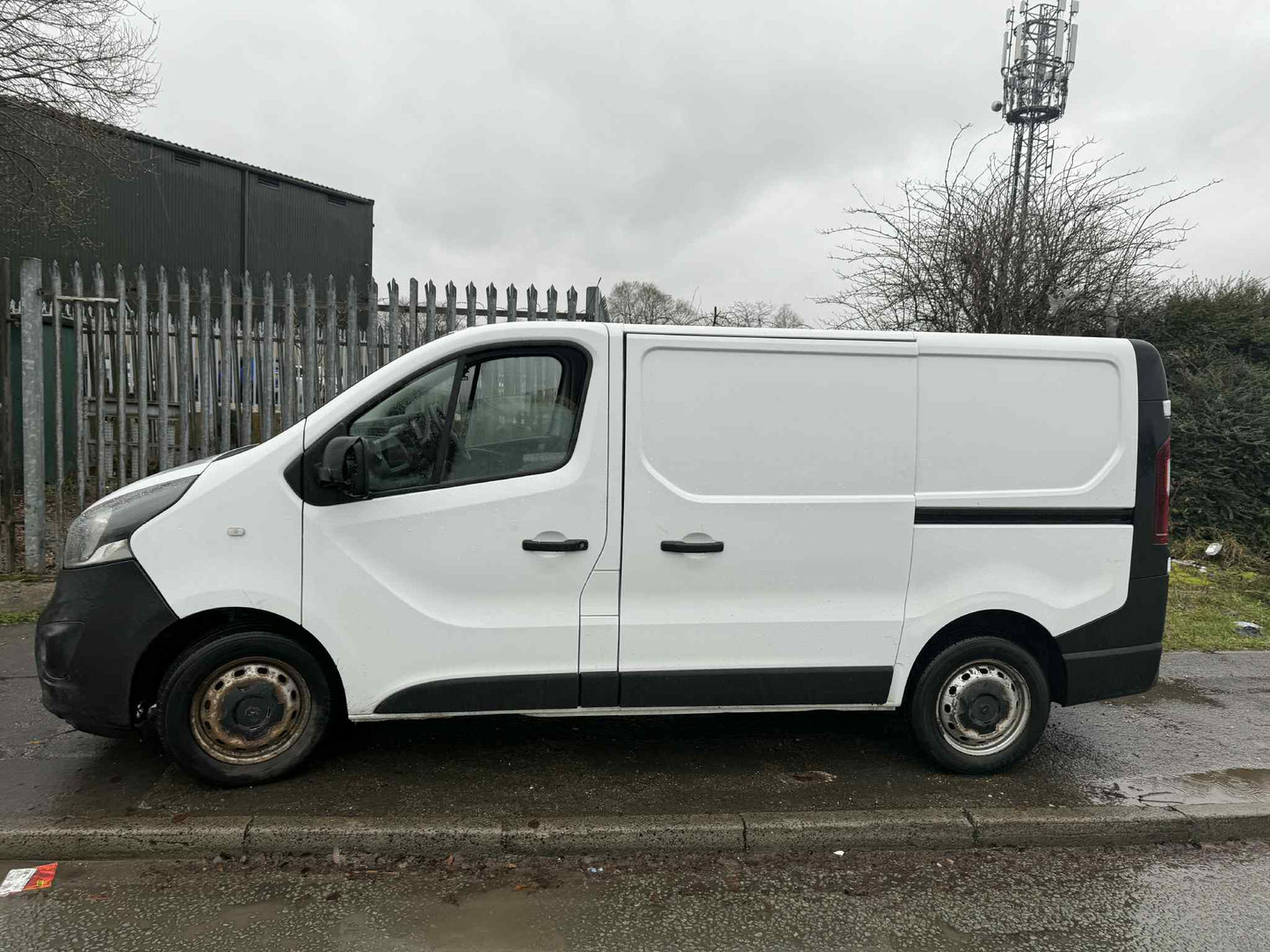 2015 - VAUXHALL VIVARO DIESEL