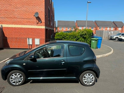 2011-TOYOTA AYGO