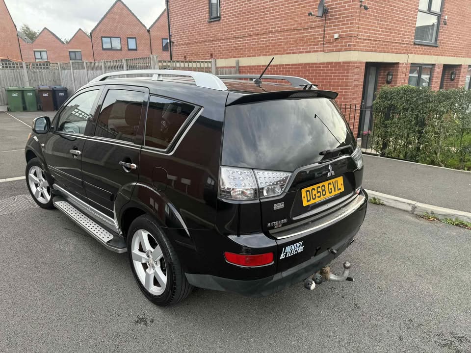 2008 - MITSUBISHI OUTLANDER