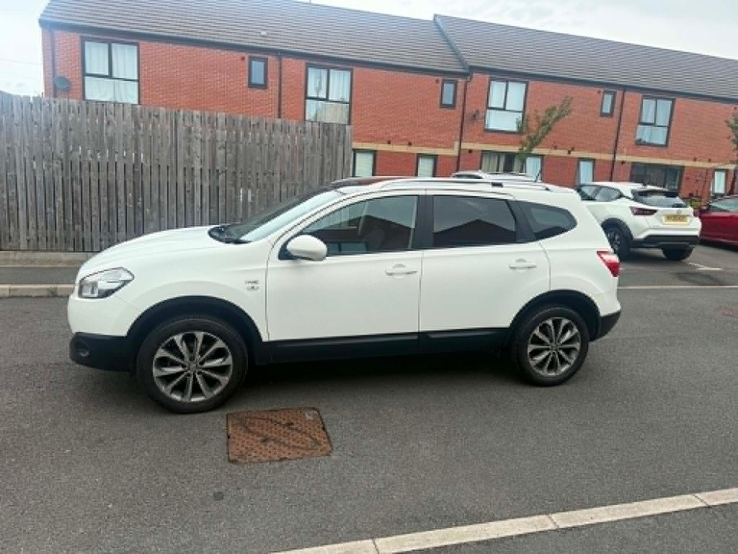 2010-NISSAN QASHQAI PLUS 2