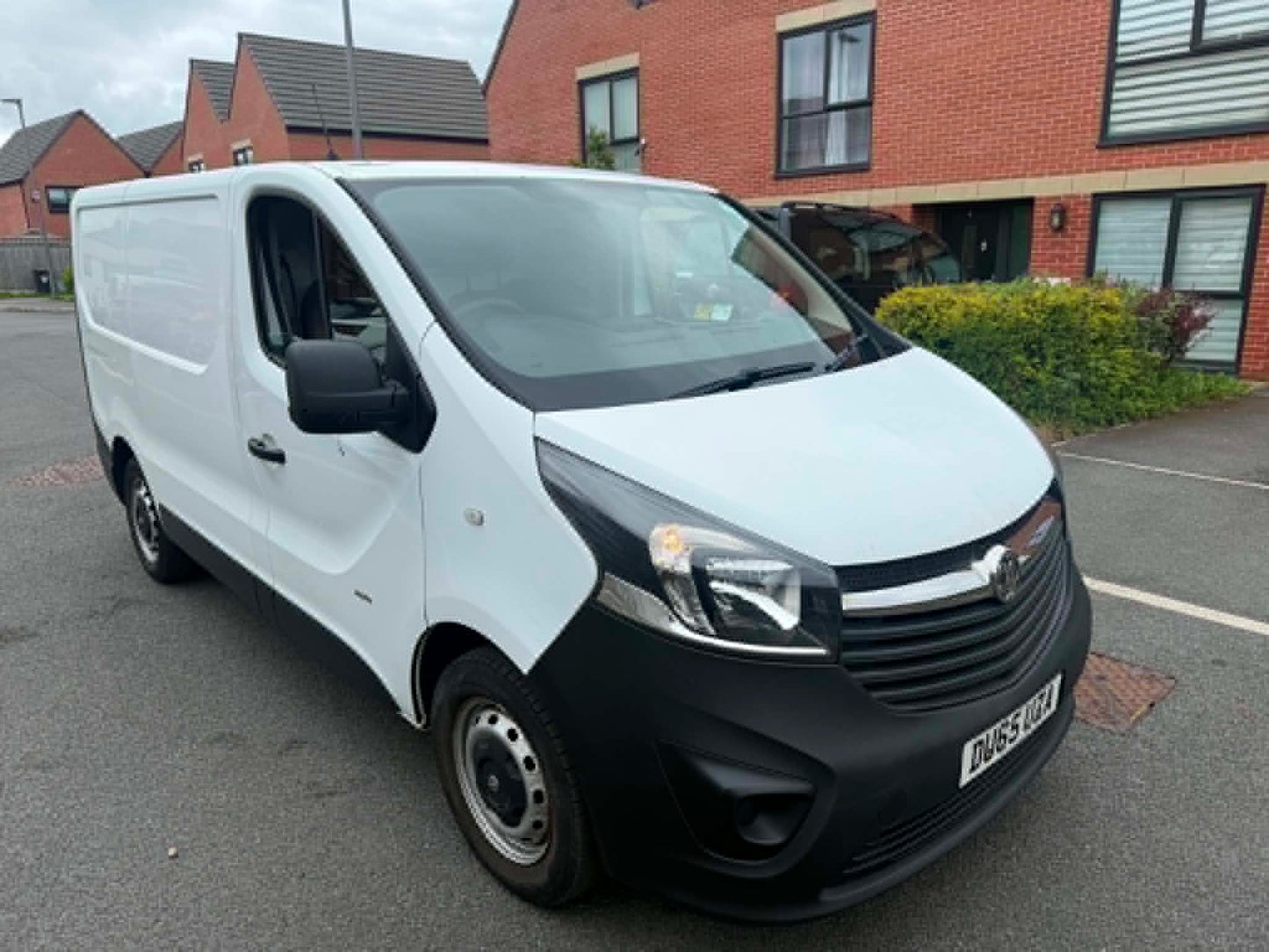 2015-VAUXHALL VIVARO