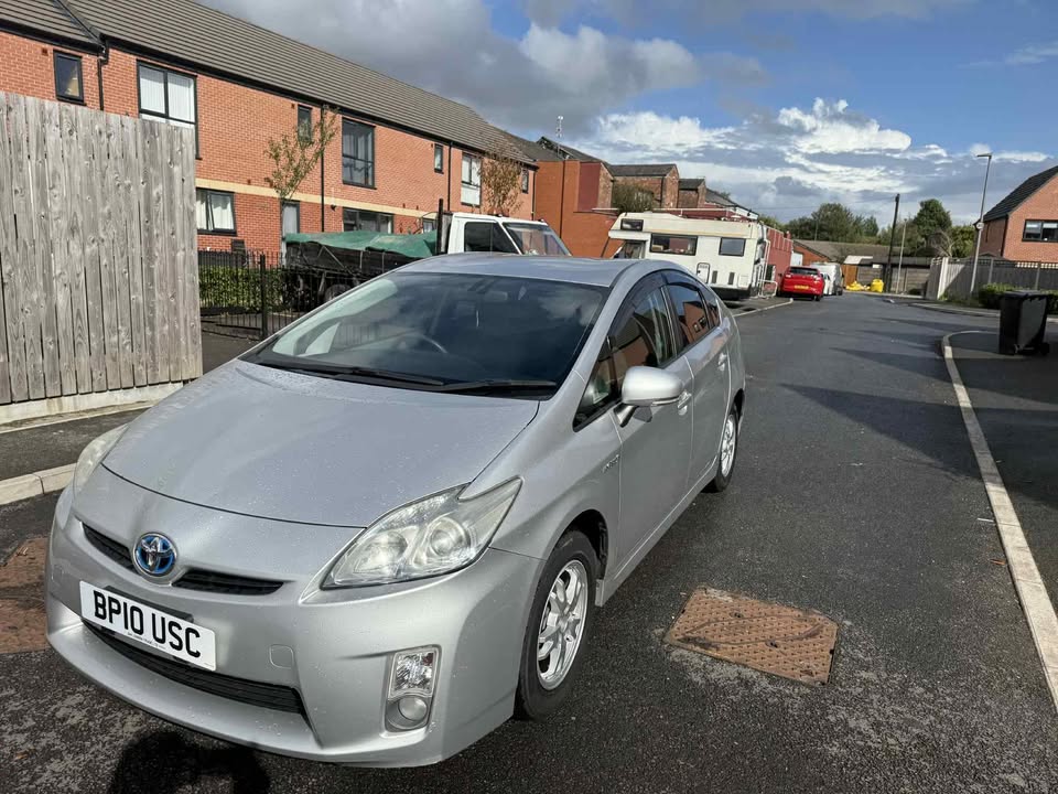 2010- TOYOTA PRIUS