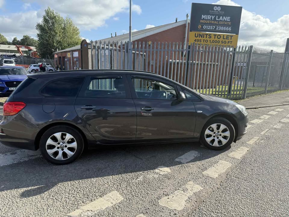 2015 - VAUXHALL ASTRA