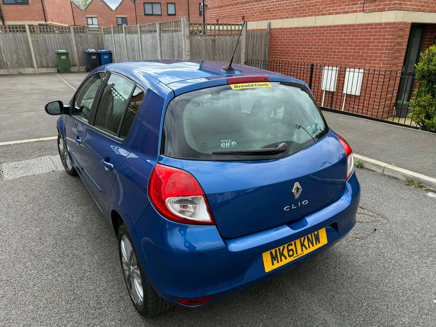 2011- RENAULT CLIO TOMTOM