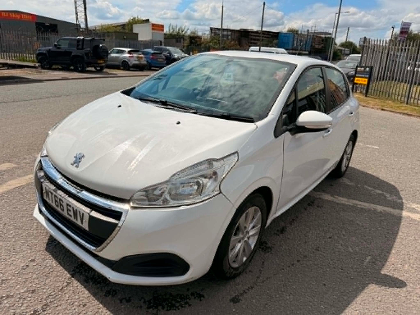 2017-PEUGEOT 208