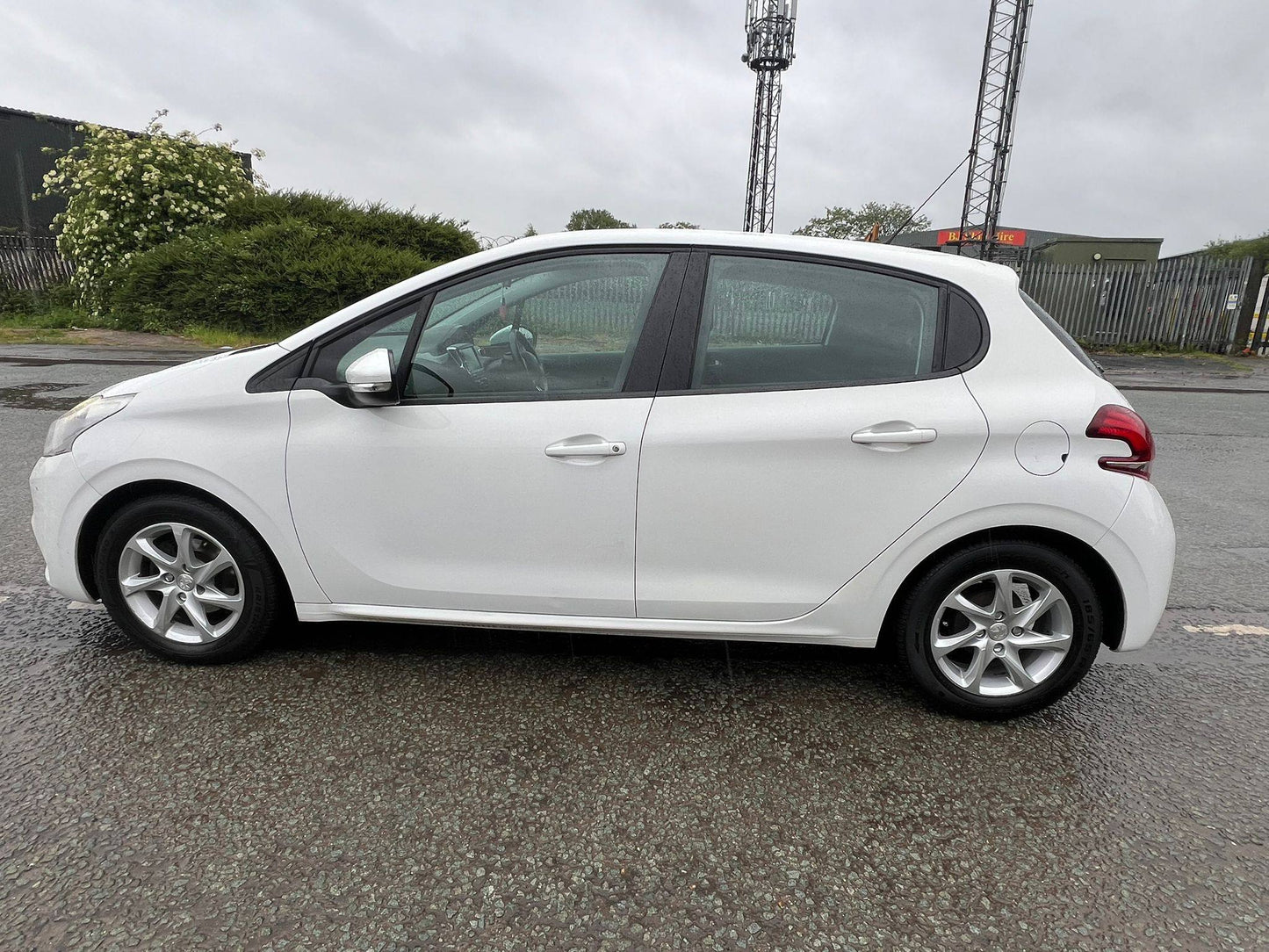 2017 - PEUGEOT 208