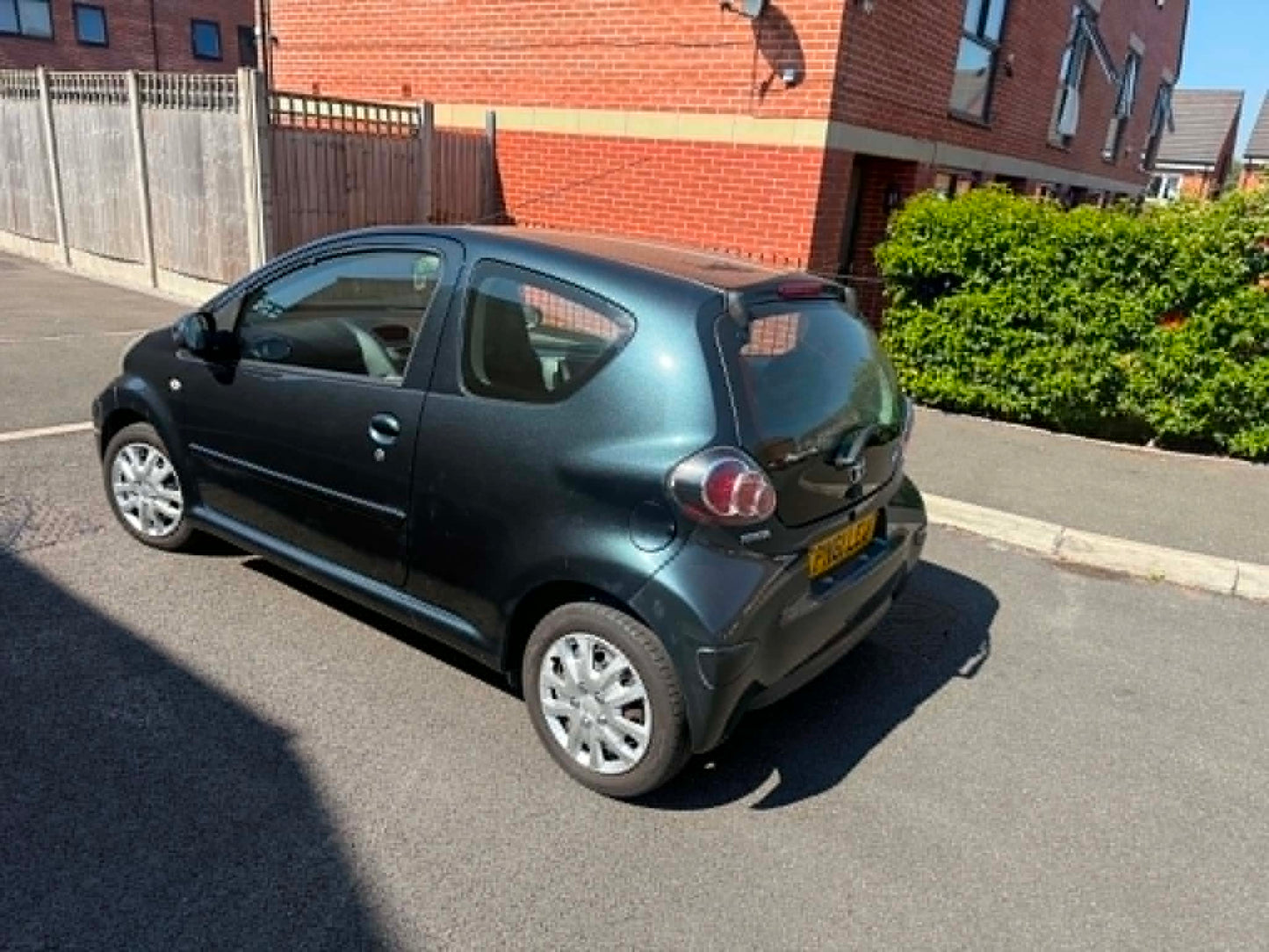 2011-TOYOTA AYGO