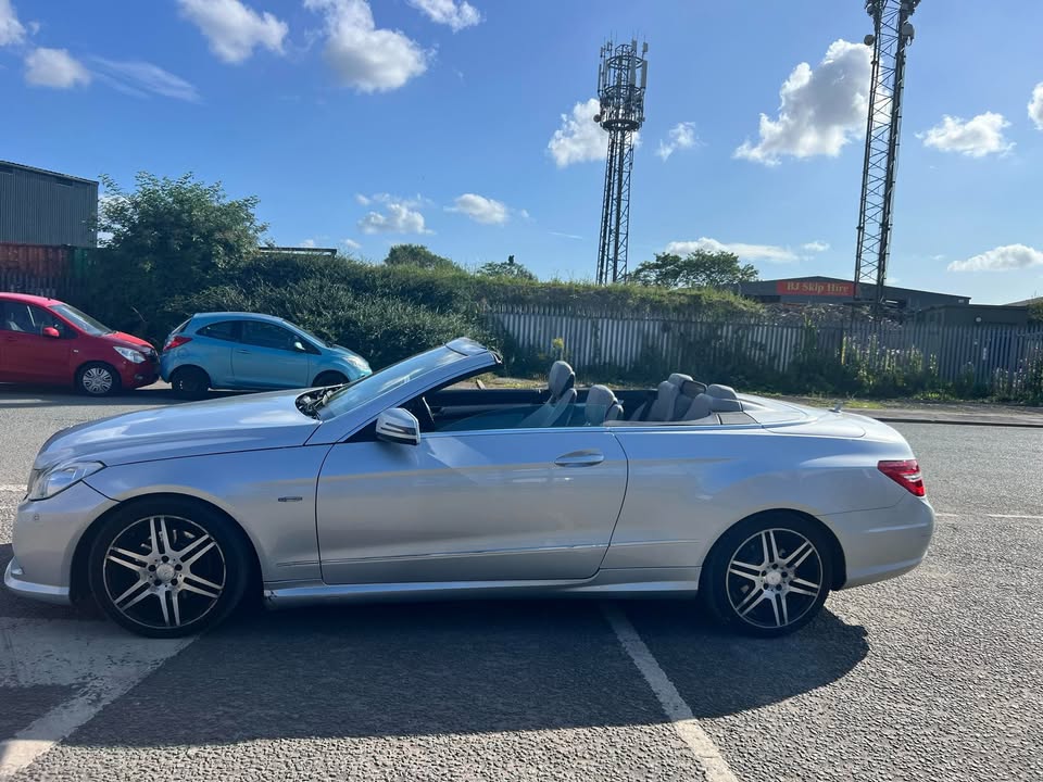 2011 - MERCEDES- BENZ E CLASS