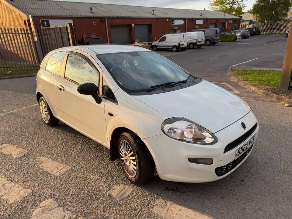 2012 FIAT PUNTO POP