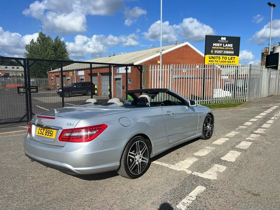 2011 - MERCEDES- BENZ E CLASS