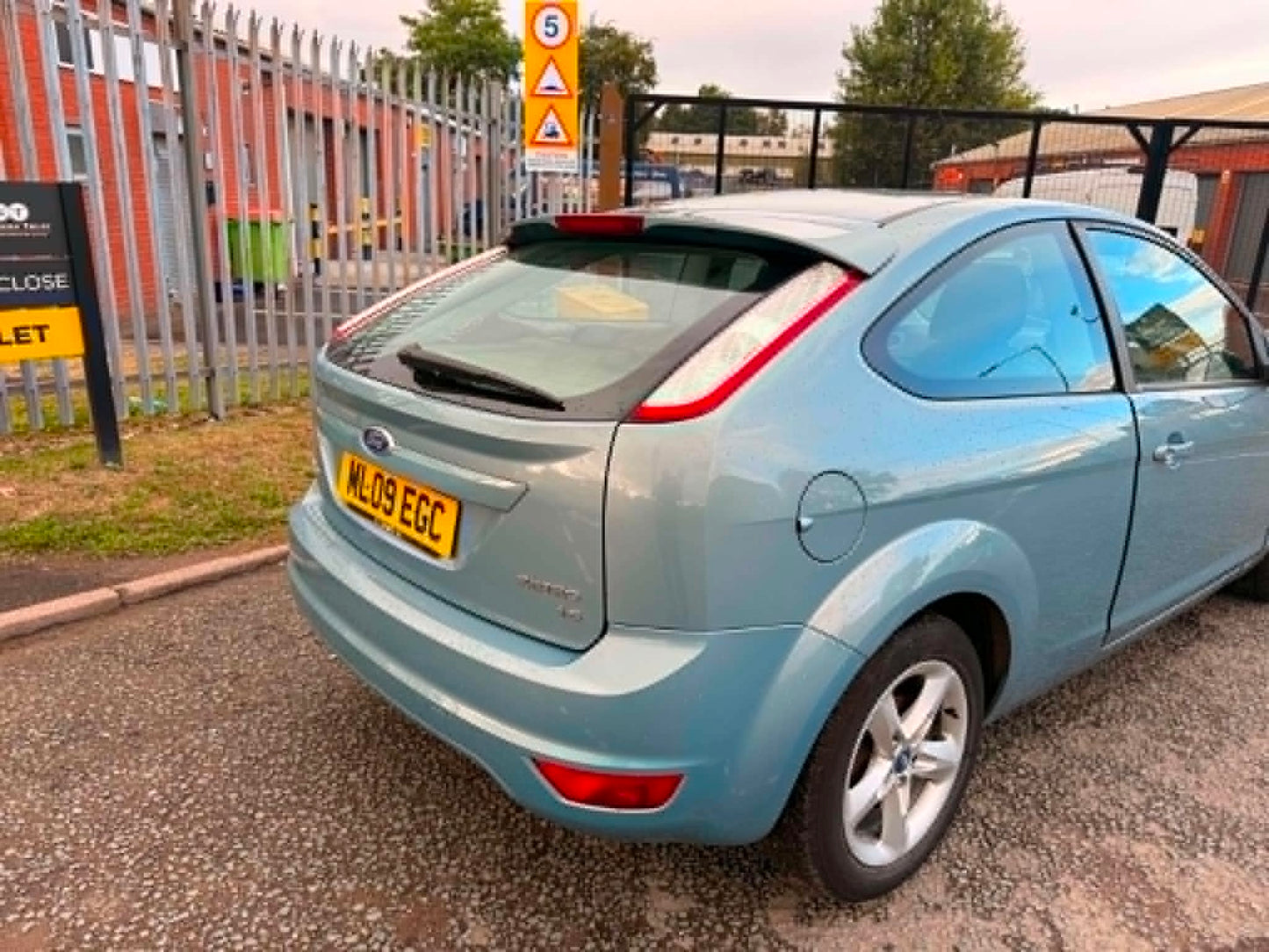 2009-FORD FOCUS AUTOMATIC