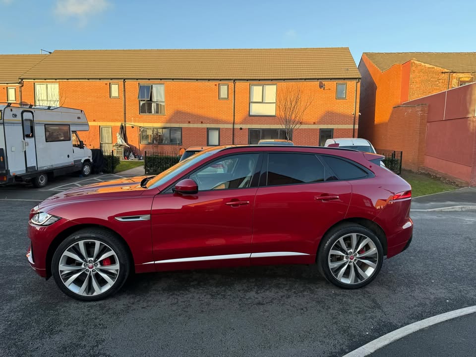 2017 -JAGUAR F- PACE