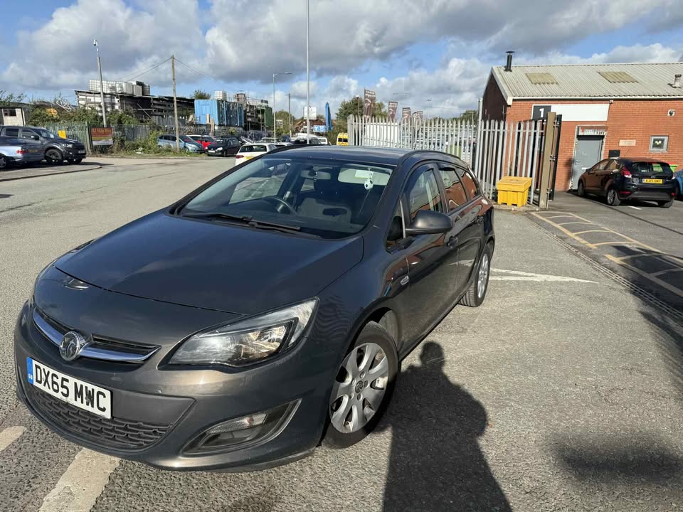 2015 - VAUXHALL ASTRA