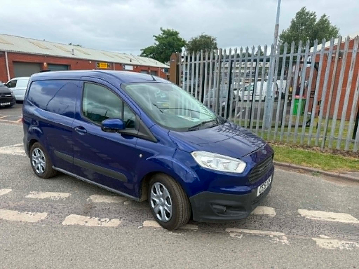 2015- FORD COURIER