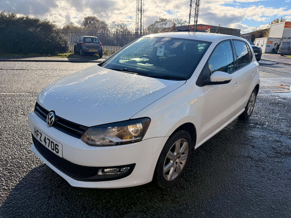 2011- VW POLO PETROL
