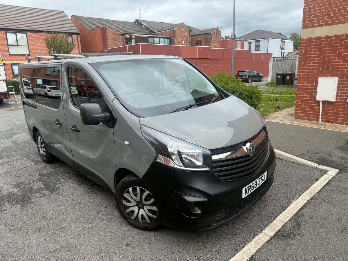 2018-VAUXHALL VIVARO BUS