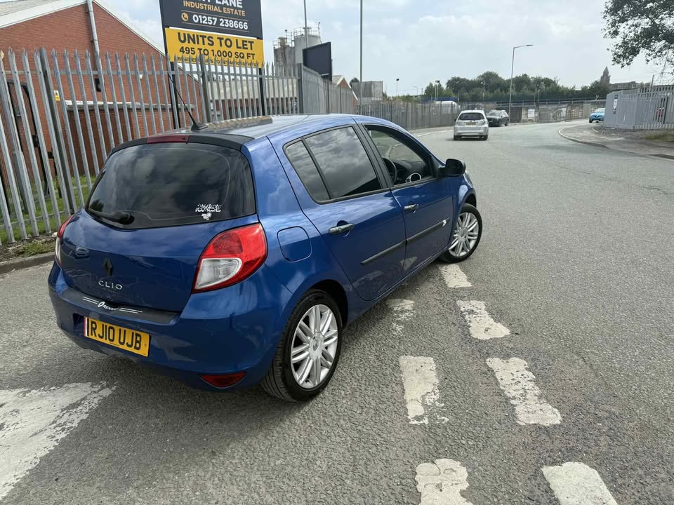 2010 - RENAULT CLIO