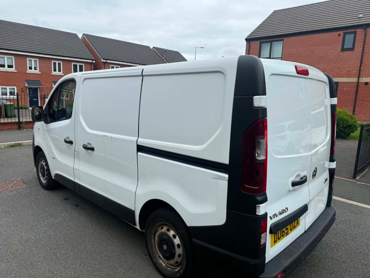 2015-VAUXHALL VIVARO