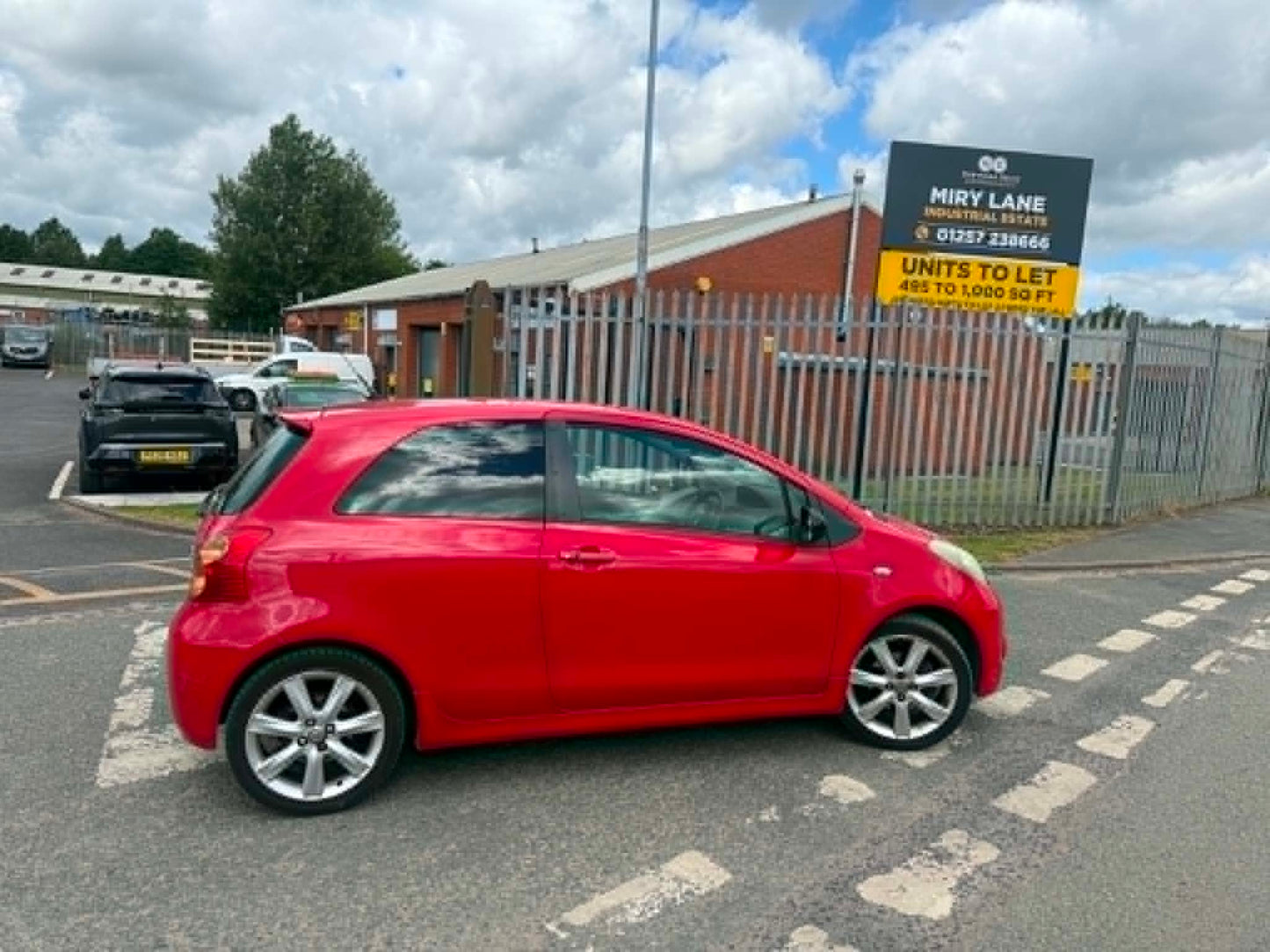 2008-TOYOTA YARIS SR