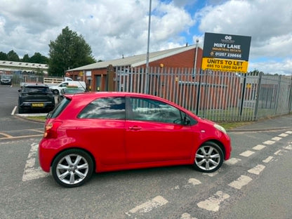 2008-TOYOTA YARIS SR