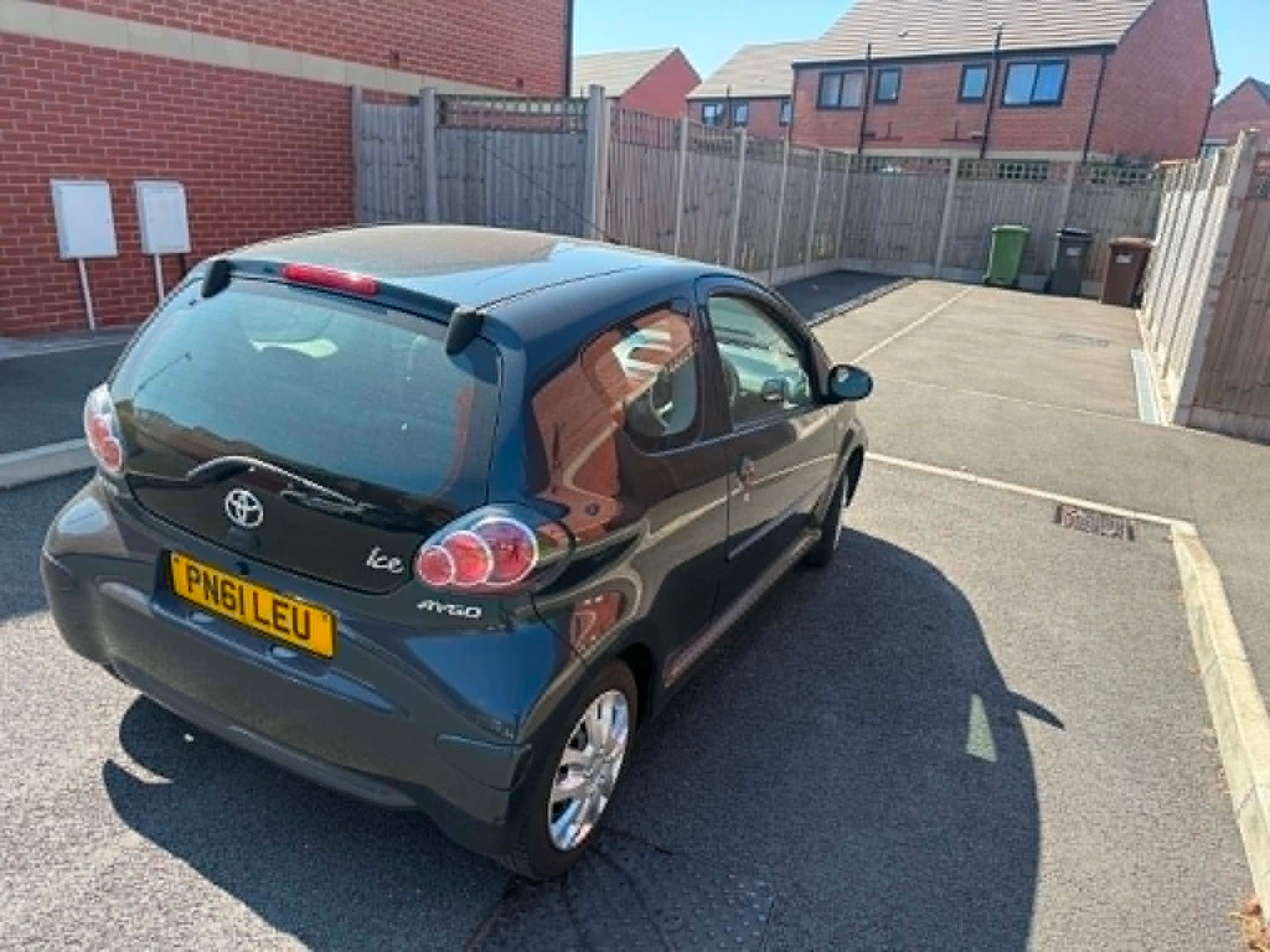2011-TOYOTA AYGO