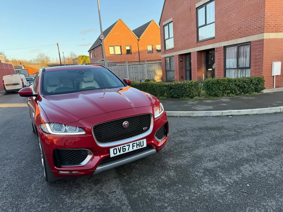 2017 -JAGUAR F- PACE