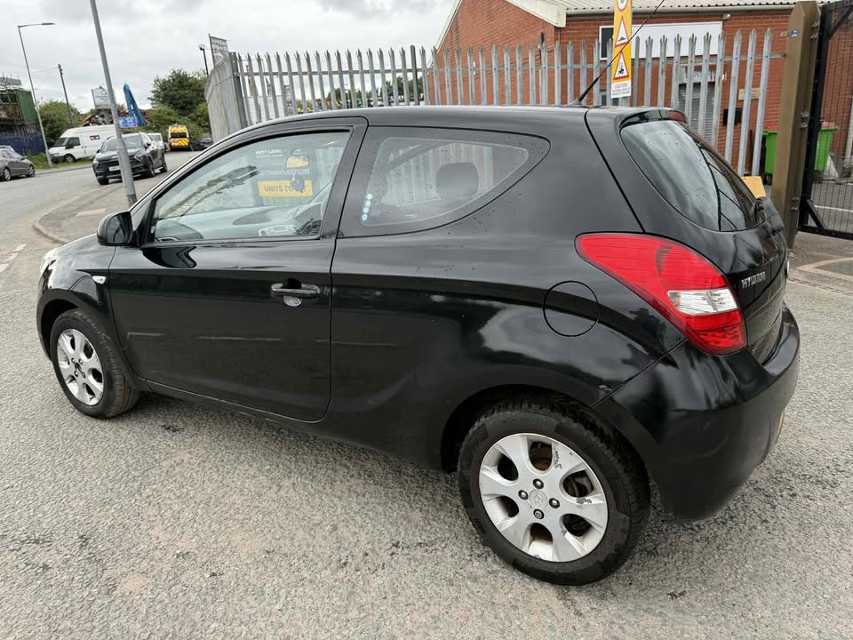 2010 - HYUNDAI I 20