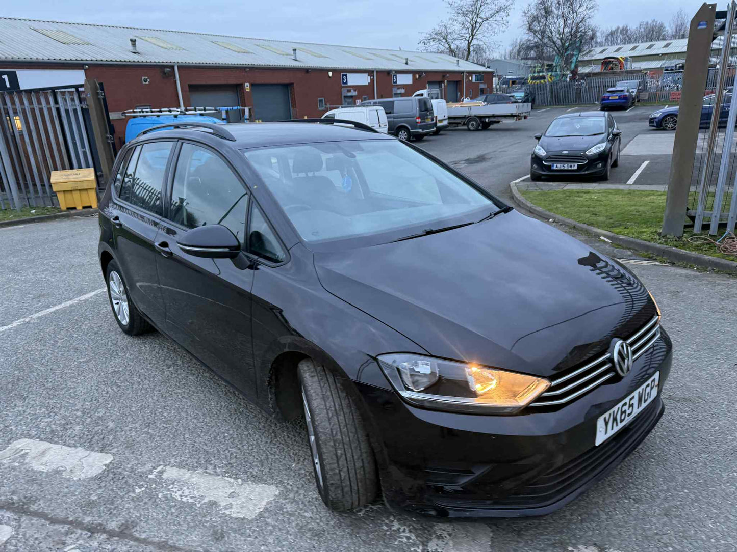 2015 - VW GOLF SV