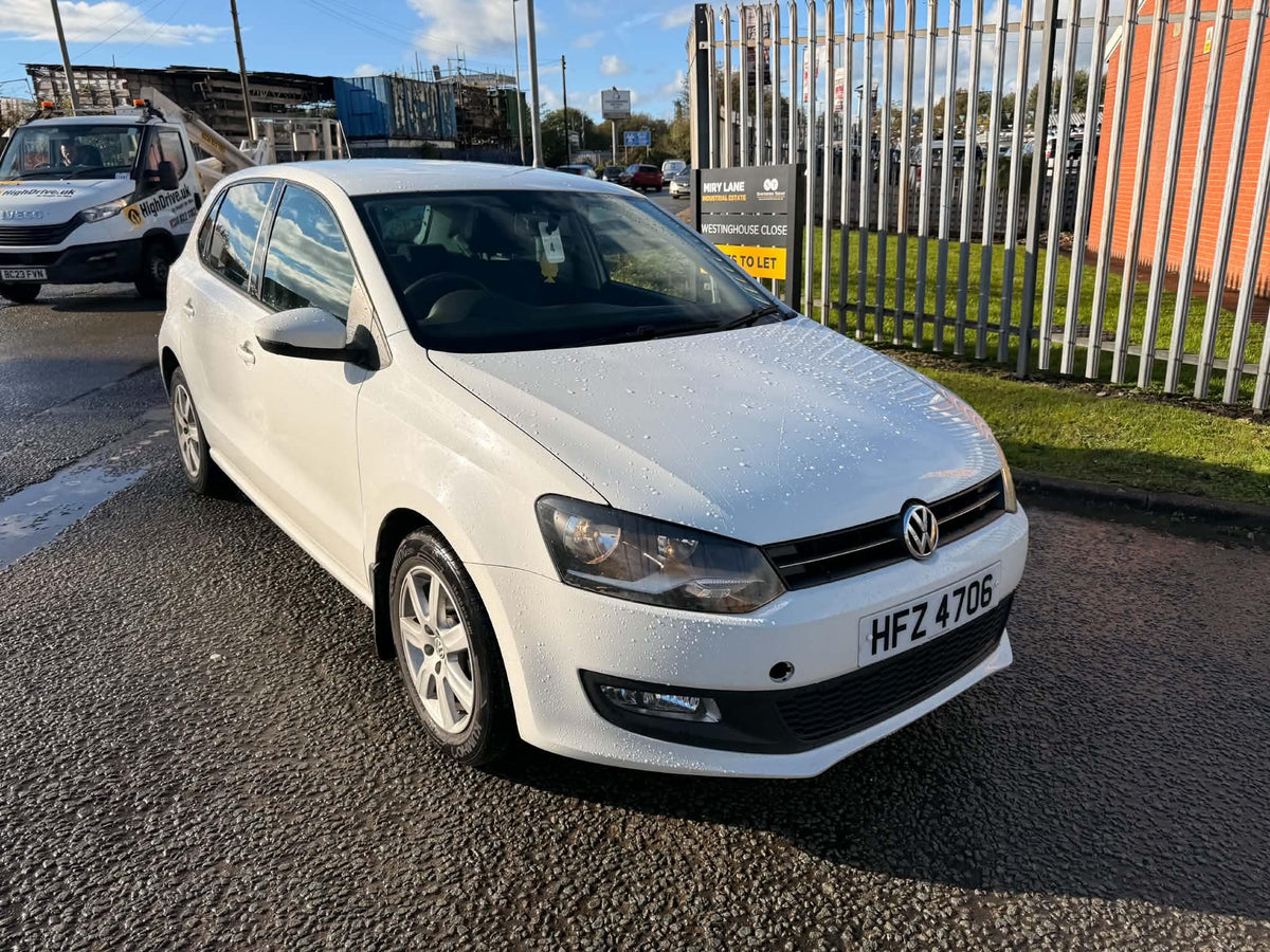 2011- VW POLO PETROL