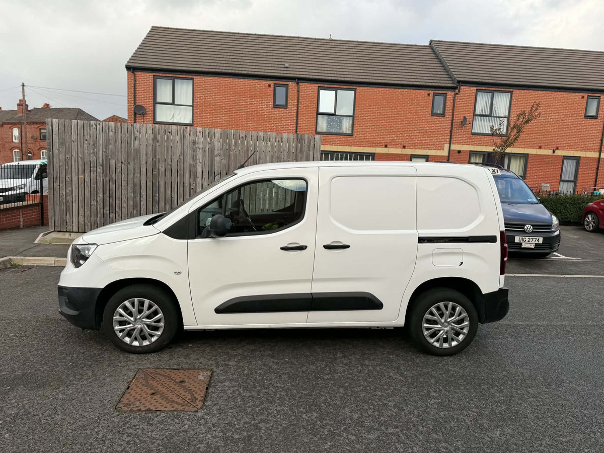 2021-VAUXHALL COMBO