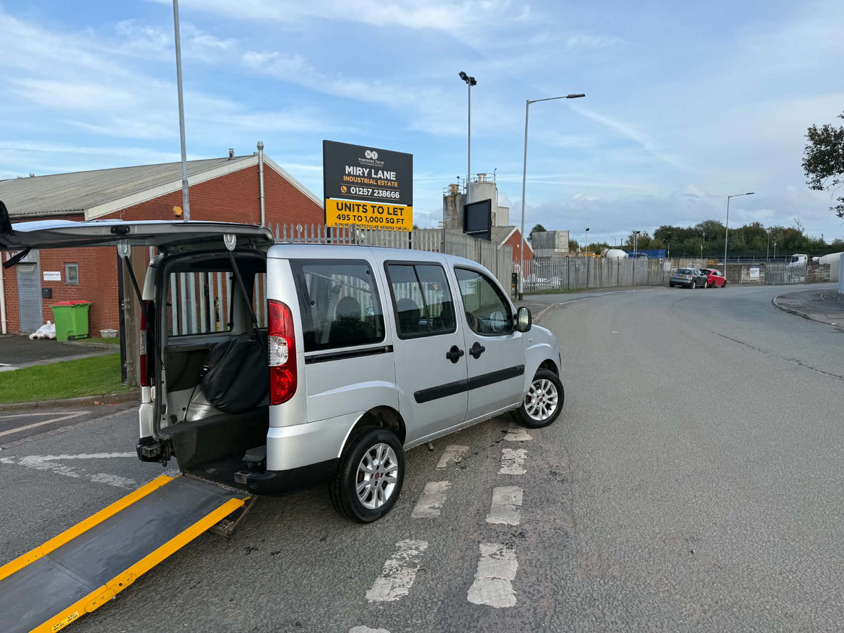 2009-FIAT DOBLO MOBILITY CAR