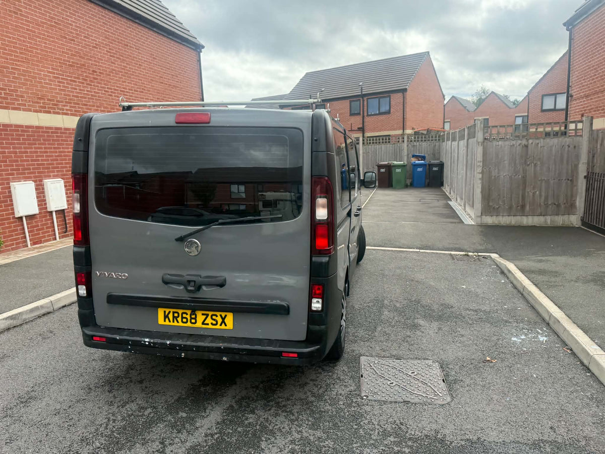 2018-VAUXHALL VIVARO BUS