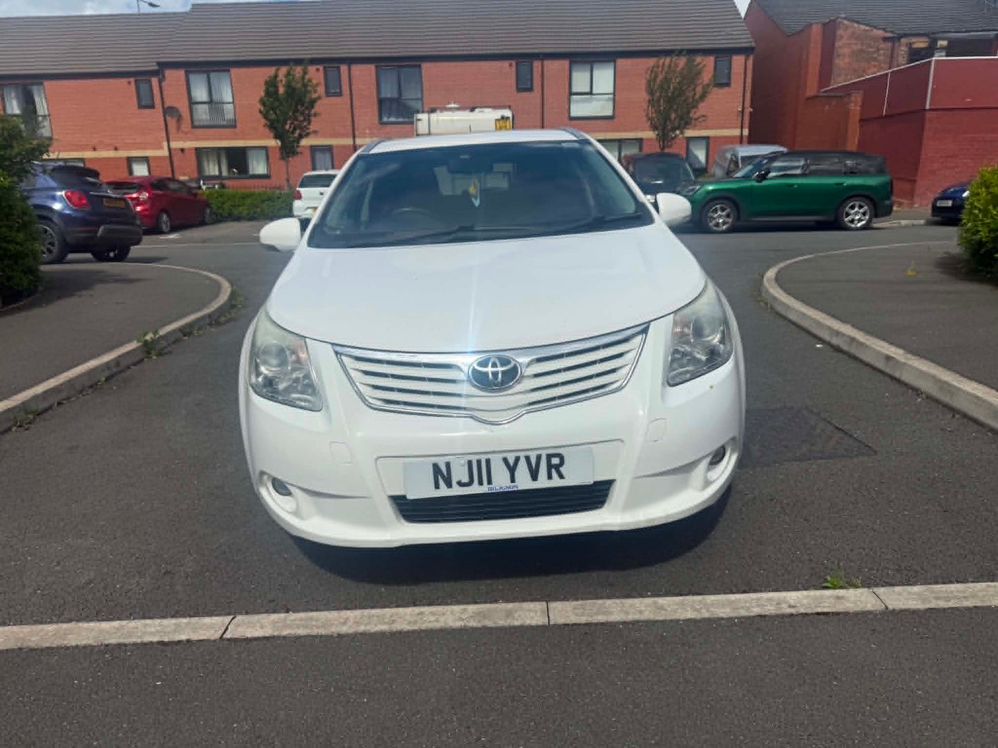 2011-TOYOTA AVENSIS