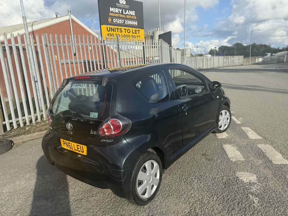 2011 - TOYOTA AYGO