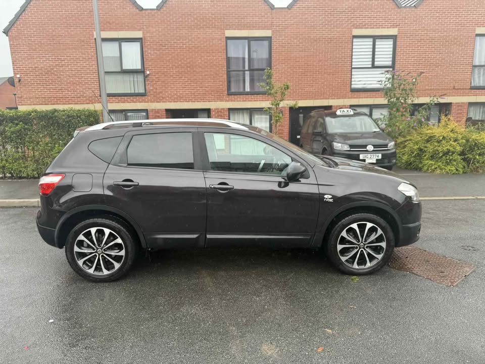 2011 - NISSAN QASHQAI