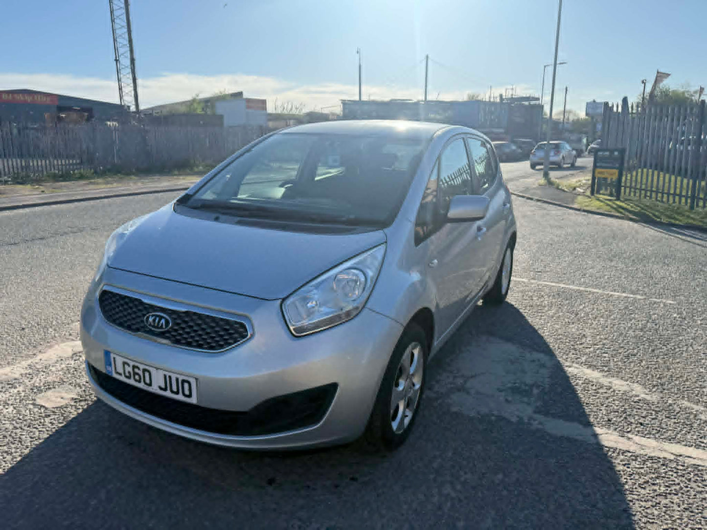 2010- KIA VENGA 2  LOW MILEAGE