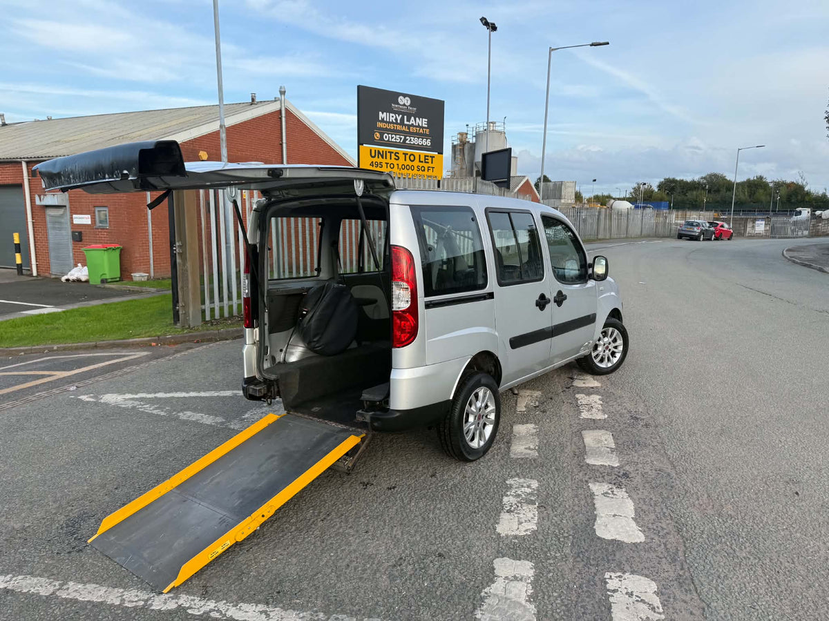 2009-FIAT DOBLO MOBILITY CAR