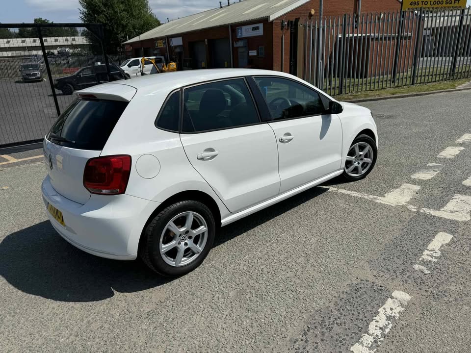 2011 - VOLKSWAGEN POLO