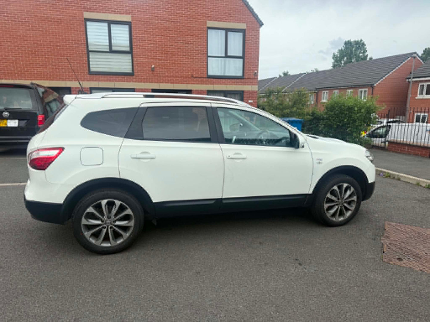 2010-NISSAN QASHQAI PLUS 2
